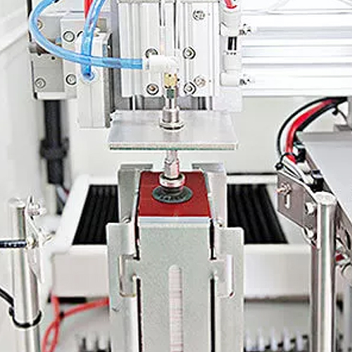 FLYLABEL Лазерная маркировка и проверка герметичности в одной машине